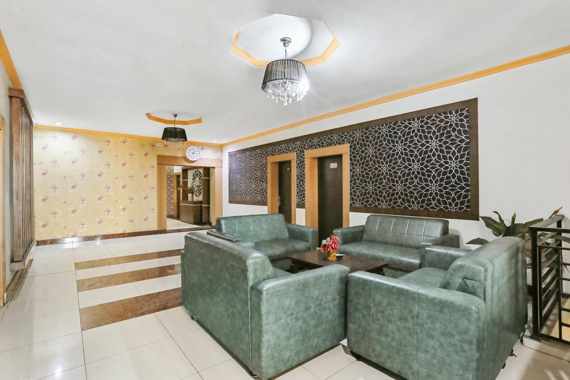 Collection O 93163 Hotel Grand Kartika Parepare Exteriér fotografie